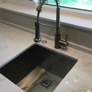 Single Handle Pull Down Kitchen Faucet and Stainless Steel Kitchen Sink