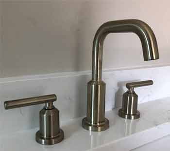 Brushed Chrome Bath Faucet - Pinellas Park Plumbers