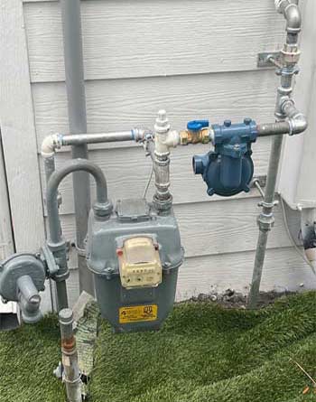 Gas line pressure regulator replacement by EVERYDAYPLUMBER.com