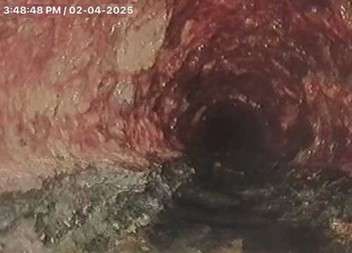 Image of the inside of a sewer line being video inspected by EVERYDAYPLUMBER.com in Tampa