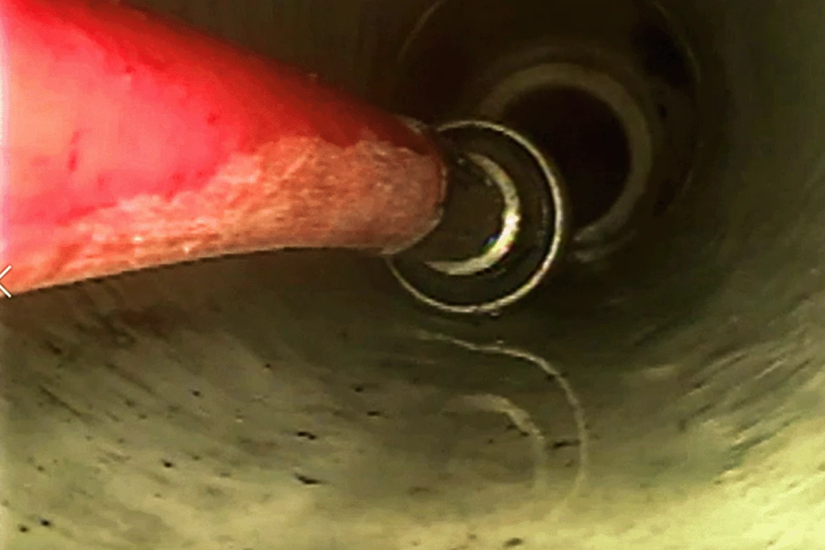 edp-sewer-camera-inspection-pipe-joint-2026 Sewer inspection camera navigating through a pipe joint — sewer camera inspection — EVERYDAYPLUMBER.com Tampa Bay